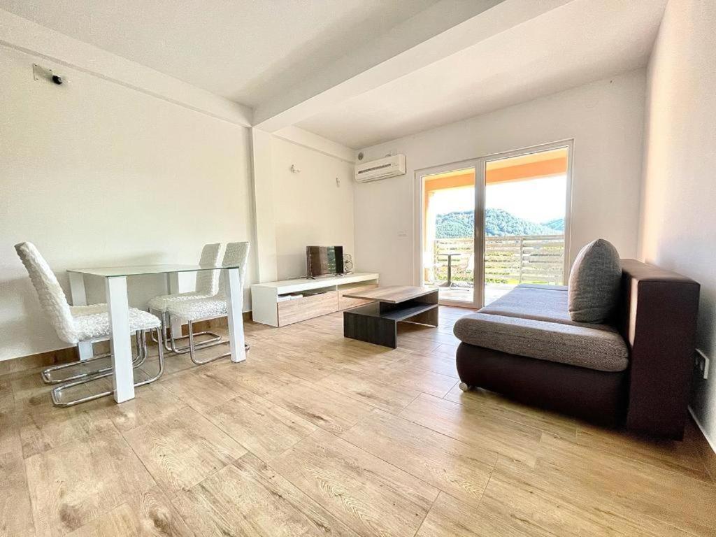 Apartments Chilla *** Лопар Экстерьер фото