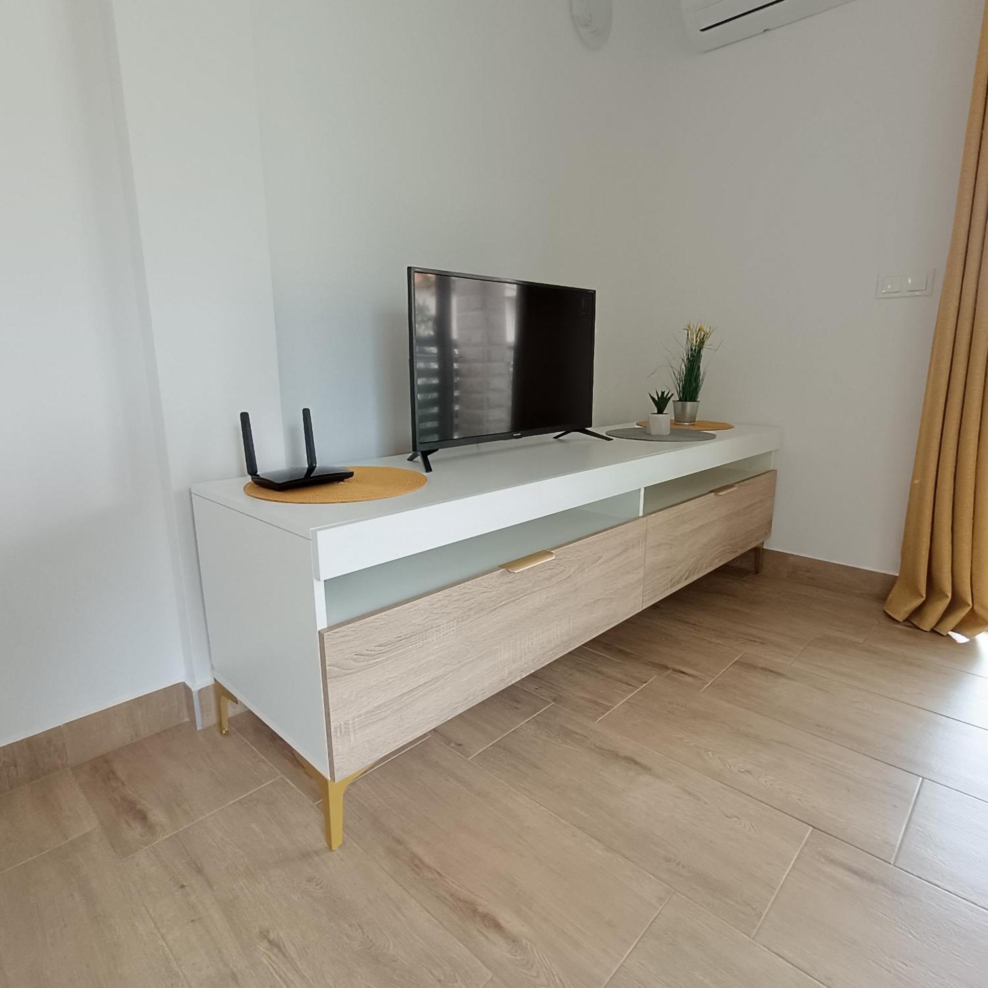 Apartments Chilla *** Лопар Экстерьер фото