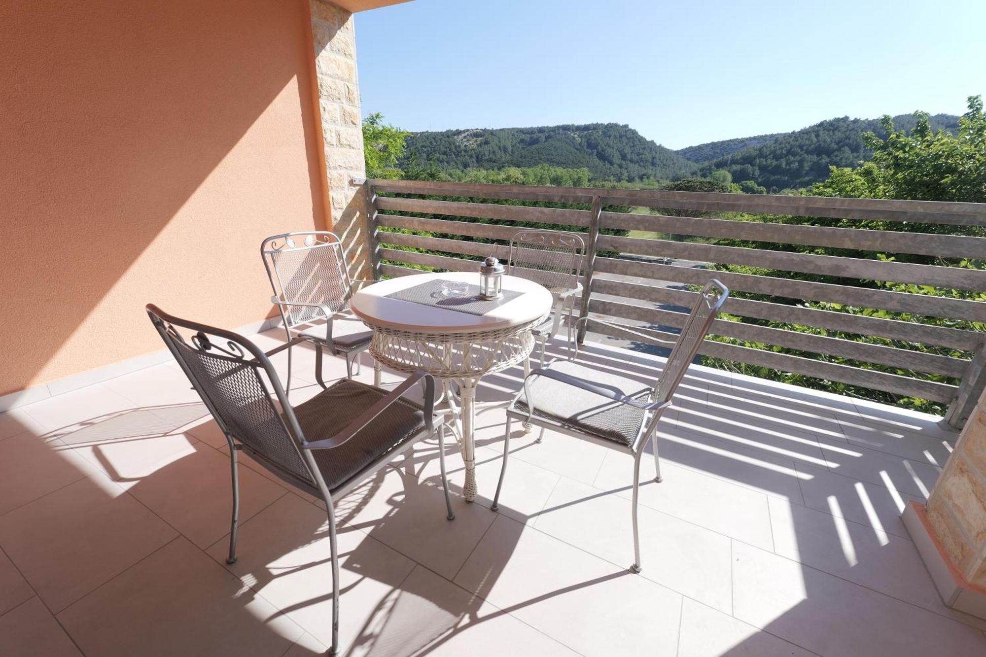 Apartments Chilla *** Лопар Экстерьер фото